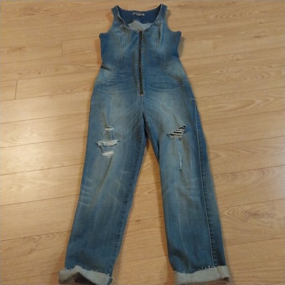 Guess denim jumpsuit - Picture 1 of 7